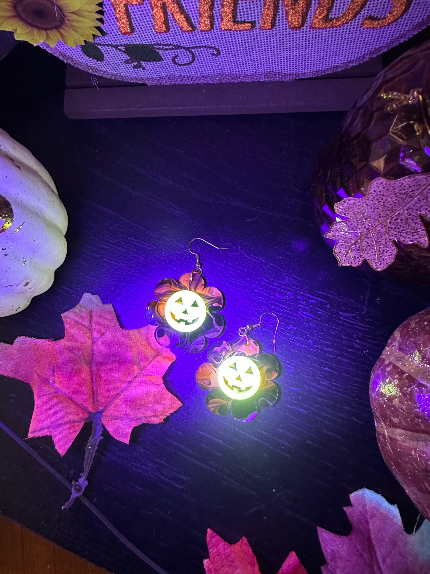 Jack-o-daisies (Glow in the Dark)