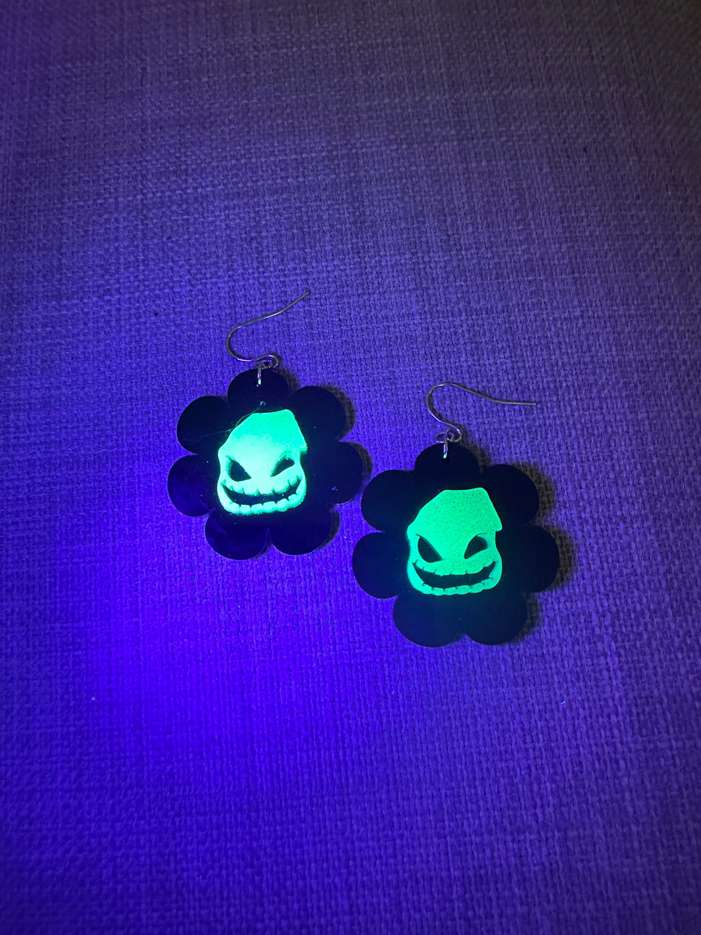 Oogie Boogie Daisies (Glow in the Dark)